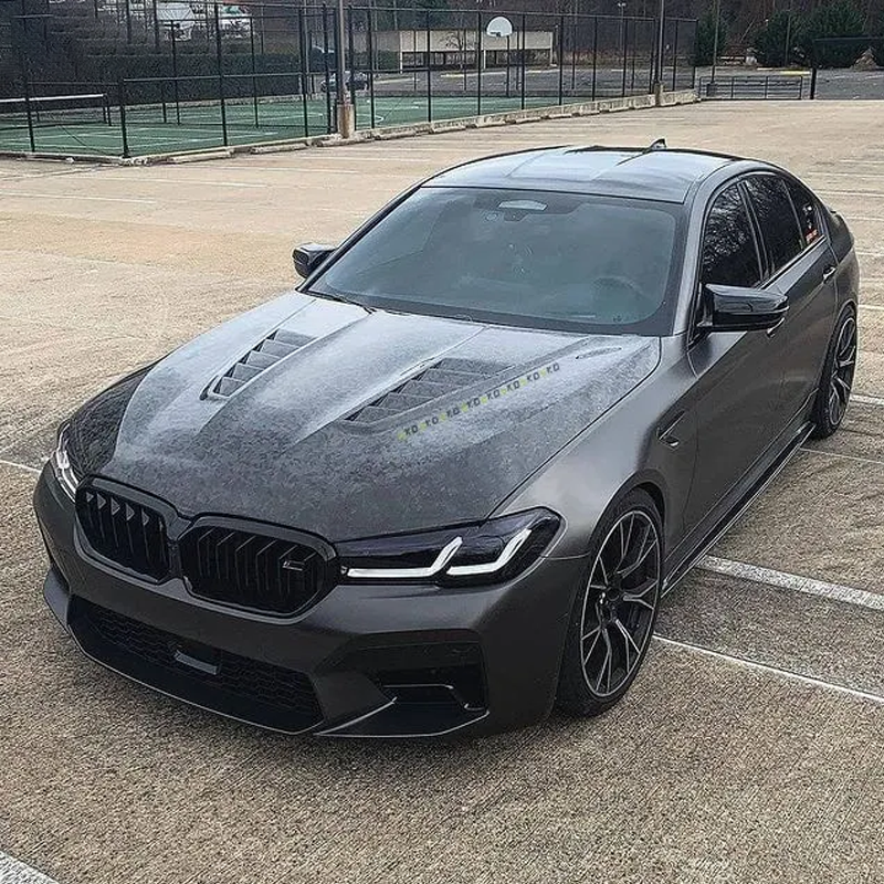 BMW M5 F90 2017+ Carbon Fiber Engine Cover